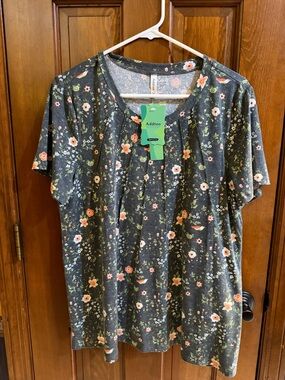 NEW Addtoo Women’s XL Tunic Top Floral Pleated Front Short Sleeve Crew Neck NWT
